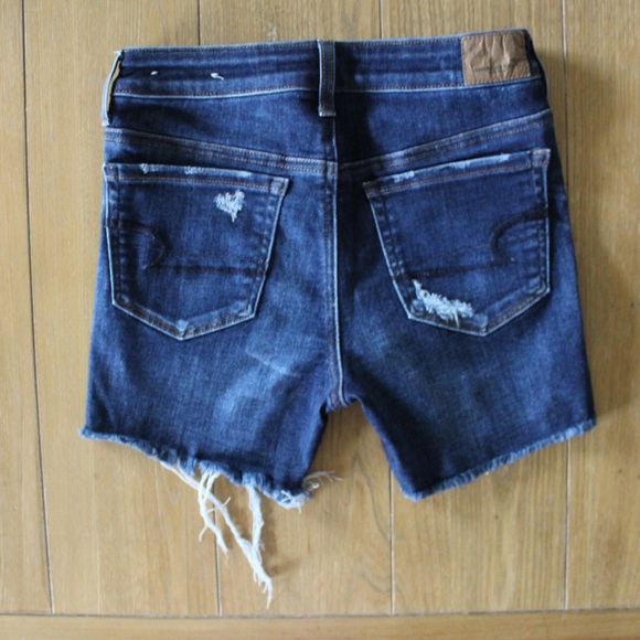 AE Distressed Hi Rise Shortie Jean Shorts 2 26 - Picture 4 of 7